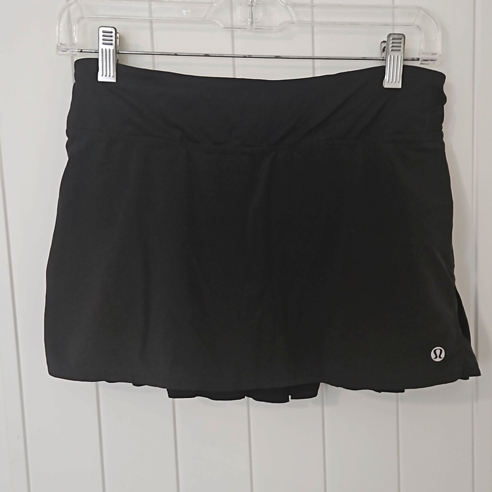 Lululemon Circuit Breaker skirt